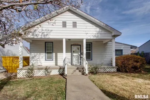 1615 Maple St, Quincy, IL 62301
