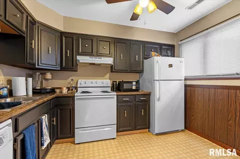 102 W Scarritt St, Springfield, IL 62704 photo 7