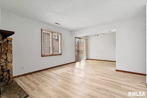 102 W Scarritt St, Springfield, IL 62704 photo 16