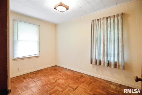 Bedroom - 2373 E Kys, Springfield, IL 62702 photo 3 of 3