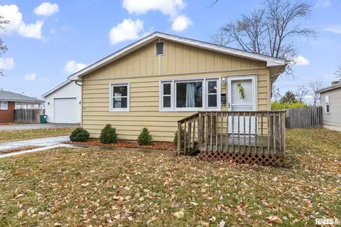 3163 Carman Ave, Springfield, IL 62703