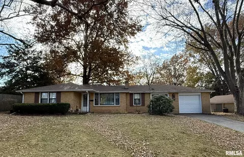 1548 W North St, Galesburg, IL 61401