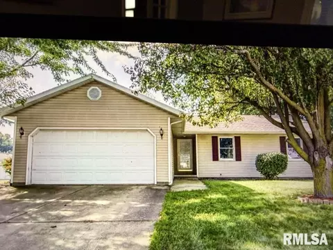 106 Heather Ln, Auburn, IL 62615