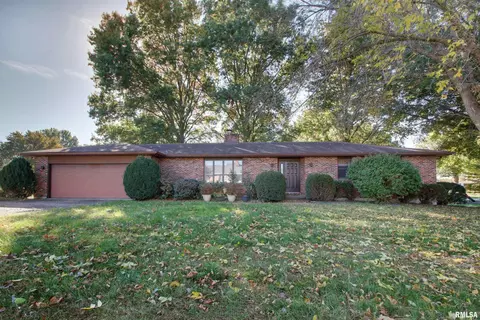 1620 Gayla Dr, Quincy, IL 62305