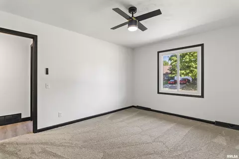 Bedroom - 2 Beacon Ridge Dr, Springfield, IL 62711 photo 6 of 10