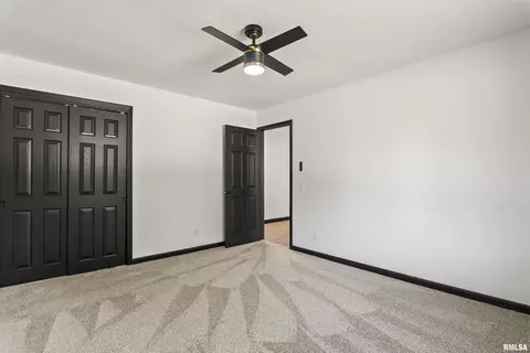Bedroom - 2 Beacon Ridge Dr, Springfield, IL 62711 photo 7 of 10