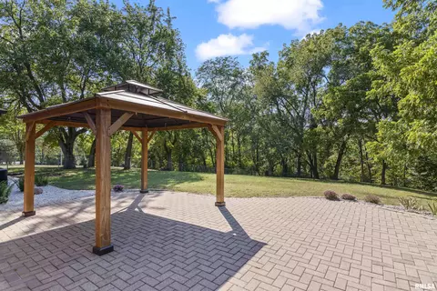 Exterior - 2 Beacon Ridge Dr, Springfield, IL 62711 photo 10 of 11