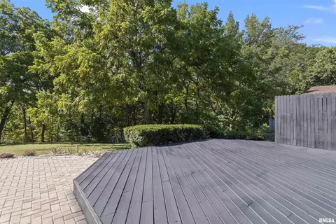 Exterior - 2 Beacon Ridge Dr, Springfield, IL 62711 photo 6 of 11