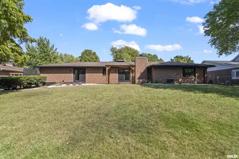 Exterior - 2 Beacon Ridge Dr, Springfield, IL 62711 photo 8 of 11