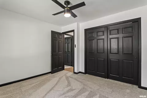 Bedroom - 2 Beacon Ridge Dr, Springfield, IL 62711 photo 8 of 10