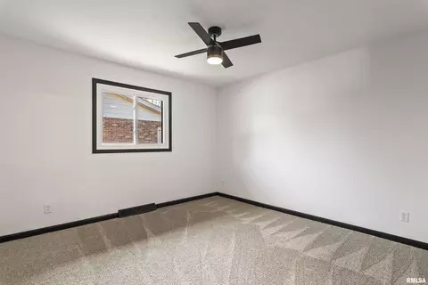 Bedroom - 2 Beacon Ridge Dr, Springfield, IL 62711 photo 3 of 10