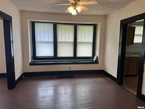 Living - 1909 E Cedar St, Springfield, IL 62703 photo 5 of 5