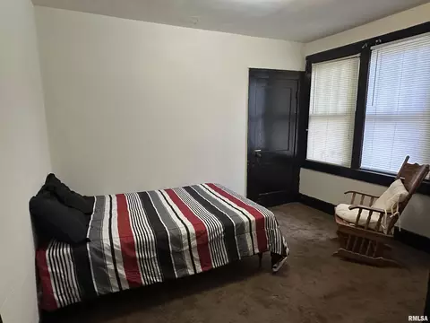 Bedroom - 1909 E Cedar St, Springfield, IL 62703 photo 3 of 4