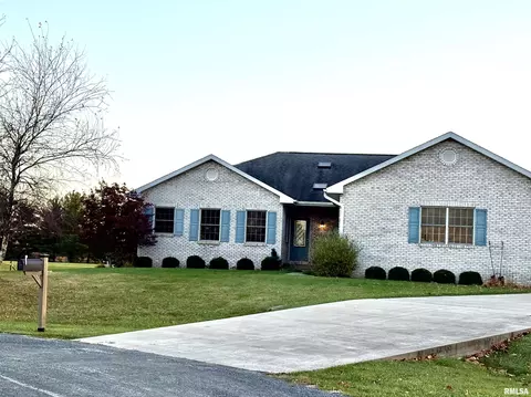 109 Adele Ct, Jacksonville, IL 62650