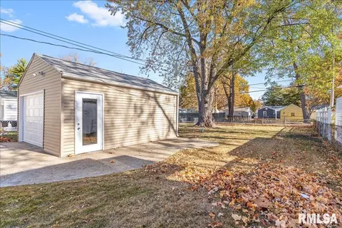 Exterior - 1820 N 19th St, Springfield, IL 62702 photo 3 of 3