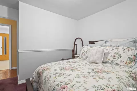 Bedroom - 1527 Chalmers Ave, Springfield, IL 62703 photo 4 of 4