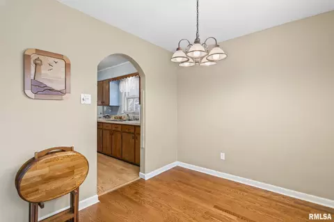 Dining - 1527 Chalmers Ave, Springfield, IL 62703 photo 1 of 1