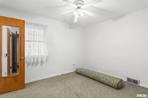 Bedroom - 1527 Chalmers Ave, Springfield, IL 62703 photo 2 of 4