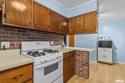 Kitchen - 1527 Chalmers Ave, Springfield, IL 62703 photo 1 of 4