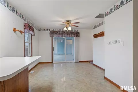 2829 Wellington Dr, Springfield, IL 62703 photo 9