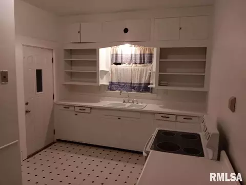 Kitchen - 447 W Cook, Springfield, IL 62704 photo 1 of 2