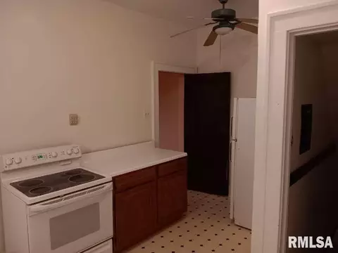 Kitchen - 447 W Cook, Springfield, IL 62704 photo 2 of 2