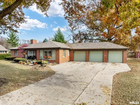 1547 Clark St, Galesburg, IL 61401