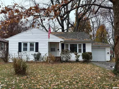 1614 Elmwood St, South Jacksonville, IL 62650
