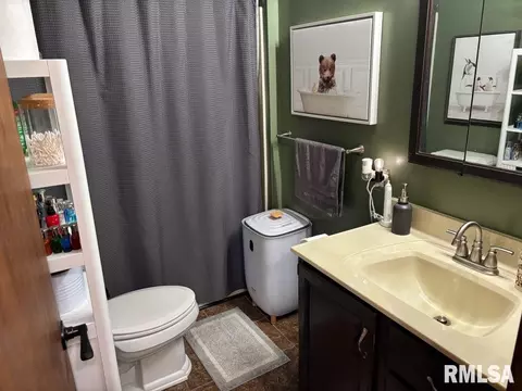 Bath - 2425 S State St, Springfield, IL 62704 photo 1 of 2