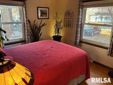 Bedroom - 2425 S State St, Springfield, IL 62704 photo 1 of 5