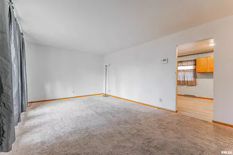 1804 Fairfield Dr, Springfield, IL 62702 photo 6