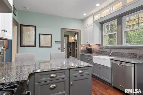 909 S Walnut St, Springfield, IL 62704 photo 19