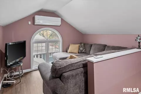 909 S Walnut St, Springfield, IL 62704 photo 32