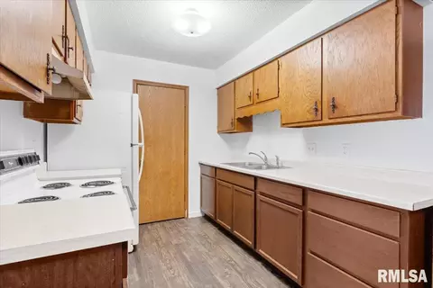 Kitchen - 2875 Taylor Ave, Springfield, IL 62703 photo 2 of 2