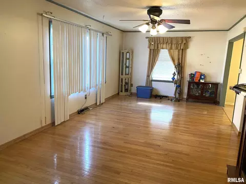 Living - 2545 Burton Dr, Springfield, IL 62703 photo 2 of 2