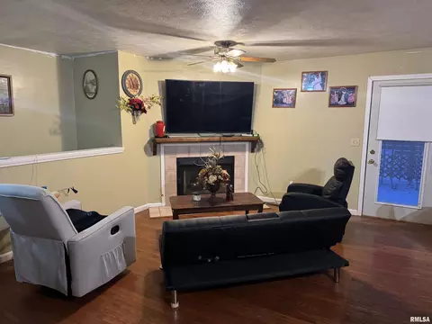 1524 Brenda Ct, Springfield, IL 62702 photo 5