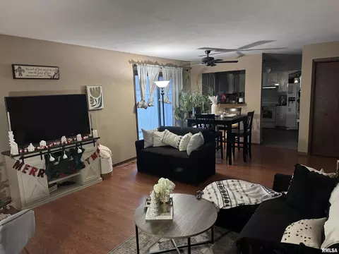 42 Brookside Pl, Springfield, IL 62704 photo 2