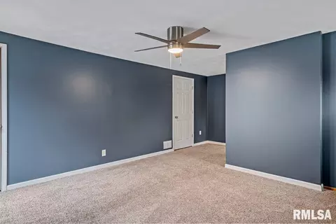 Bedroom - 2914 S Park Ave, Springfield, IL 62704 photo 3 of 12