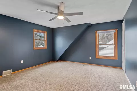 Bedroom - 2914 S Park Ave, Springfield, IL 62704 photo 2 of 12