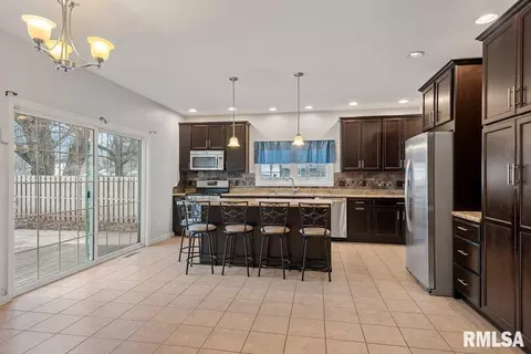 Kitchen - 2914 S Park Ave, Springfield, IL 62704 photo 1 of 4