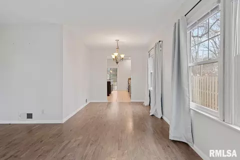 Entry Way - 2914 S Park Ave, Springfield, IL 62704 photo 2 of 5