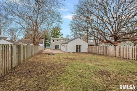 Exterior - 2914 S Park Ave, Springfield, IL 62704 photo 2 of 3