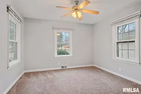 Bedroom - 2914 S Park Ave, Springfield, IL 62704 photo 9 of 12