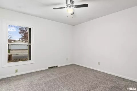 233 Deer Head Ln, Springfield, IL 62704 photo 23