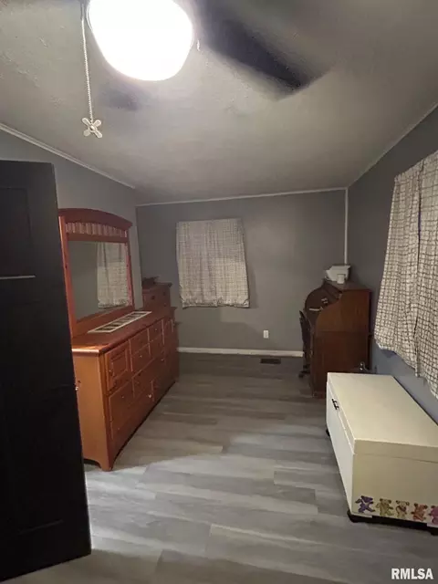 2414 E Devonshire Rd, Springfield, IL 62703 photo 9