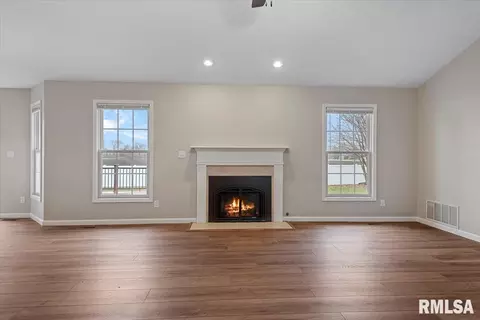Living - 4817 Greenbriar Dr, Springfield, IL 62711 photo 4 of 5