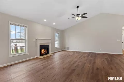 Living - 4817 Greenbriar Dr, Springfield, IL 62711 photo 3 of 5