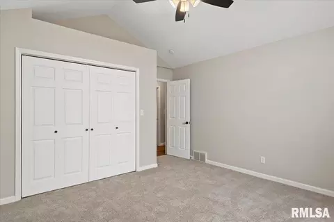Bedroom - 4817 Greenbriar Dr, Springfield, IL 62711 photo 7 of 9