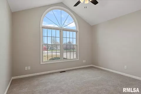 Bedroom - 4817 Greenbriar Dr, Springfield, IL 62711 photo 6 of 9