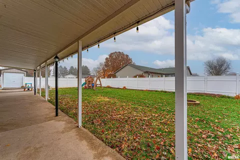 Exterior - 33 Roley Estates Ests, Sullivan, IL 61951 photo 4 of 5
